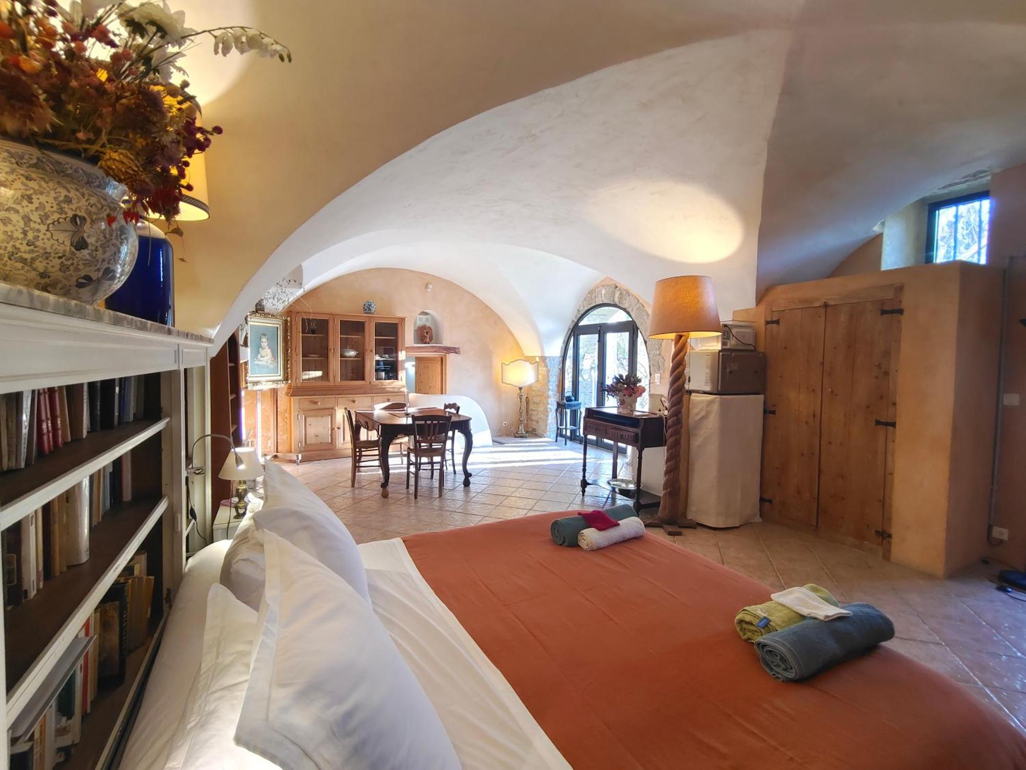 Rue Du Chateau A Cabrieres D'Avignon Bed and Breakfast Exterior foto